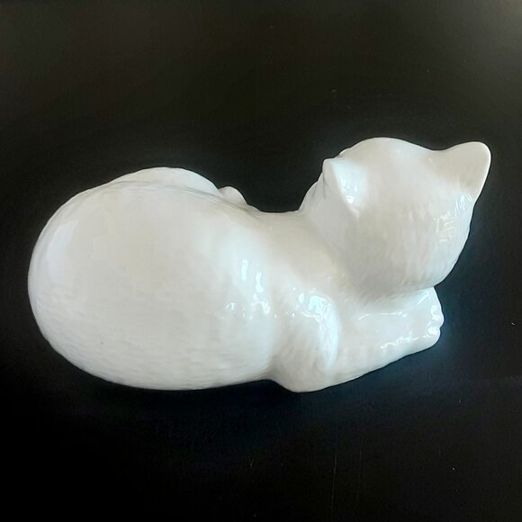 Vintage MCM White Ceramic Cat Figurine. Japan - Picture 2 of 4
